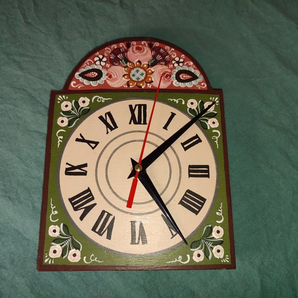 Saxon Folk Transylvanian Handpainted Wooden Clock Traditional Authentic design - Picture 5 of 5